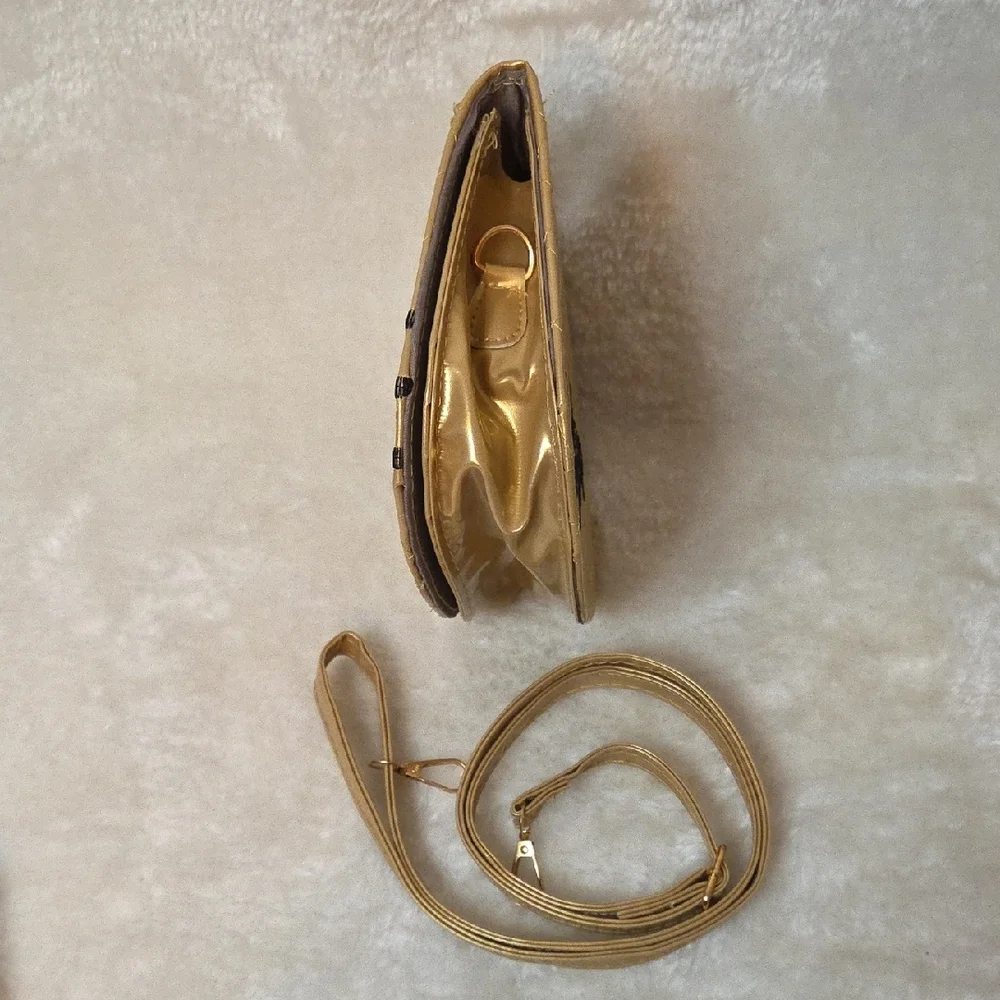 Hello Kitty Gold Quilted Crossbody Bag NWT - Picture 3 of 5